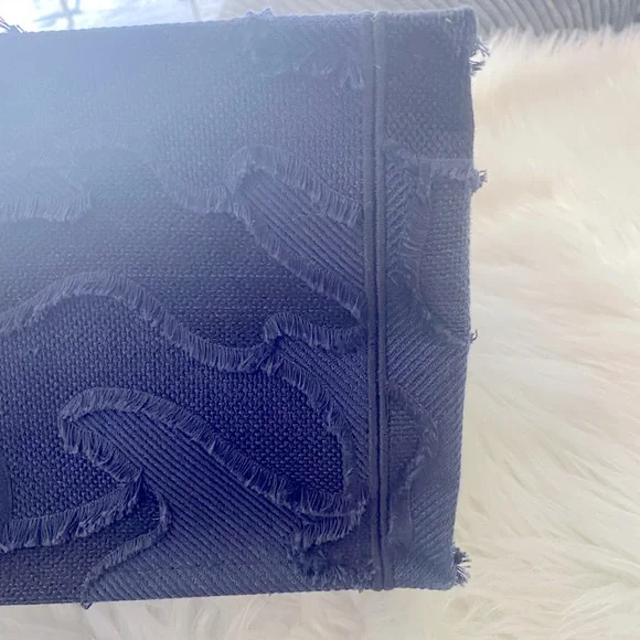 LIKE NEW💯CHRISTIAN DIOR Canvas Embroidered Camouflage Large Book Tote Blue - Picture 4 of 16
